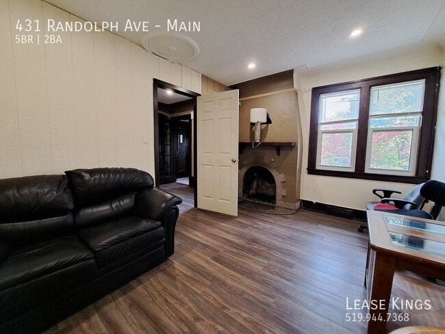 Building Photo - FULLY FURNISHED EXTRA LARGE UNIT