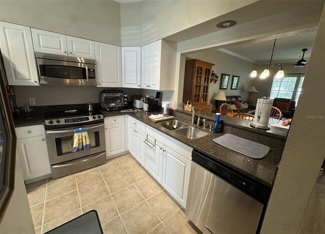 Building Photo - 5025 SW 91 Ct