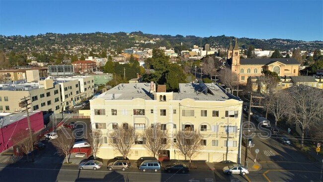 Building Photo - 2091 California St
