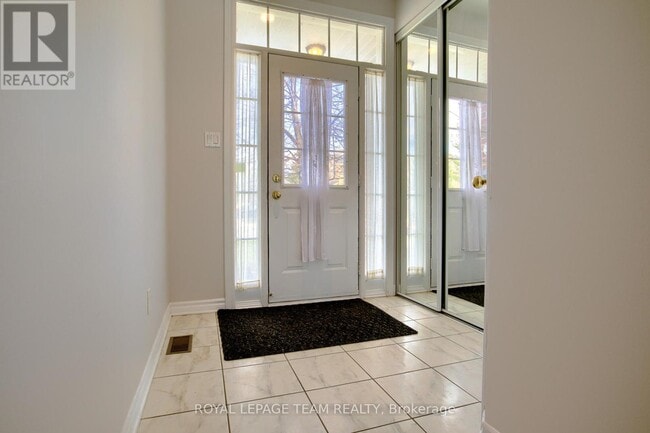 Building Photo - 110 Saddlesmith Cir