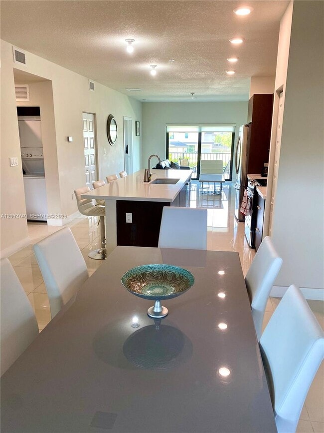 Foto del edificio - 7805 NW 104th Ave