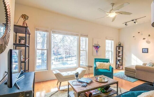 Foto del edificio - 1407 N Wicker Park Ave