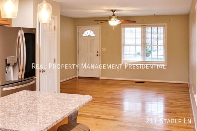 Building Photo - 211 Stable Ln