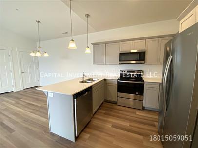 Building Photo - 947 W Coral Charm Wy