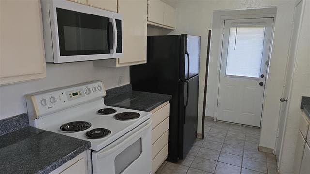Foto del edificio - 1716 Windsong Ln