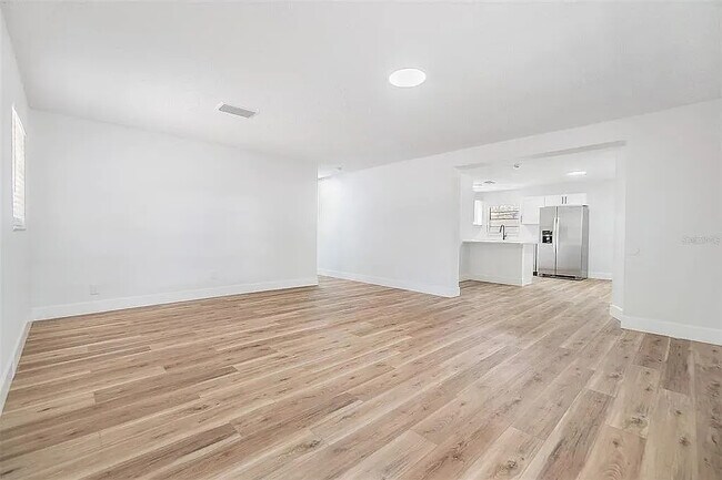 Building Photo - 8107 N 11th St