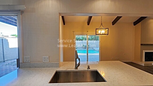 Building Photo - 7310 E Solcito Ln