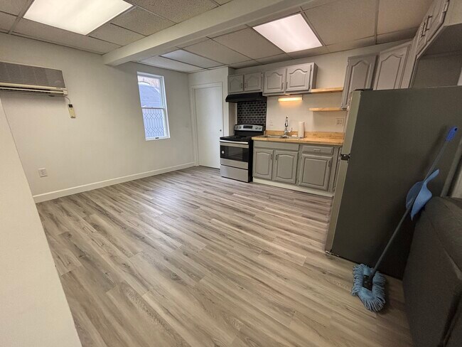 Kitchen - 38 N Main St