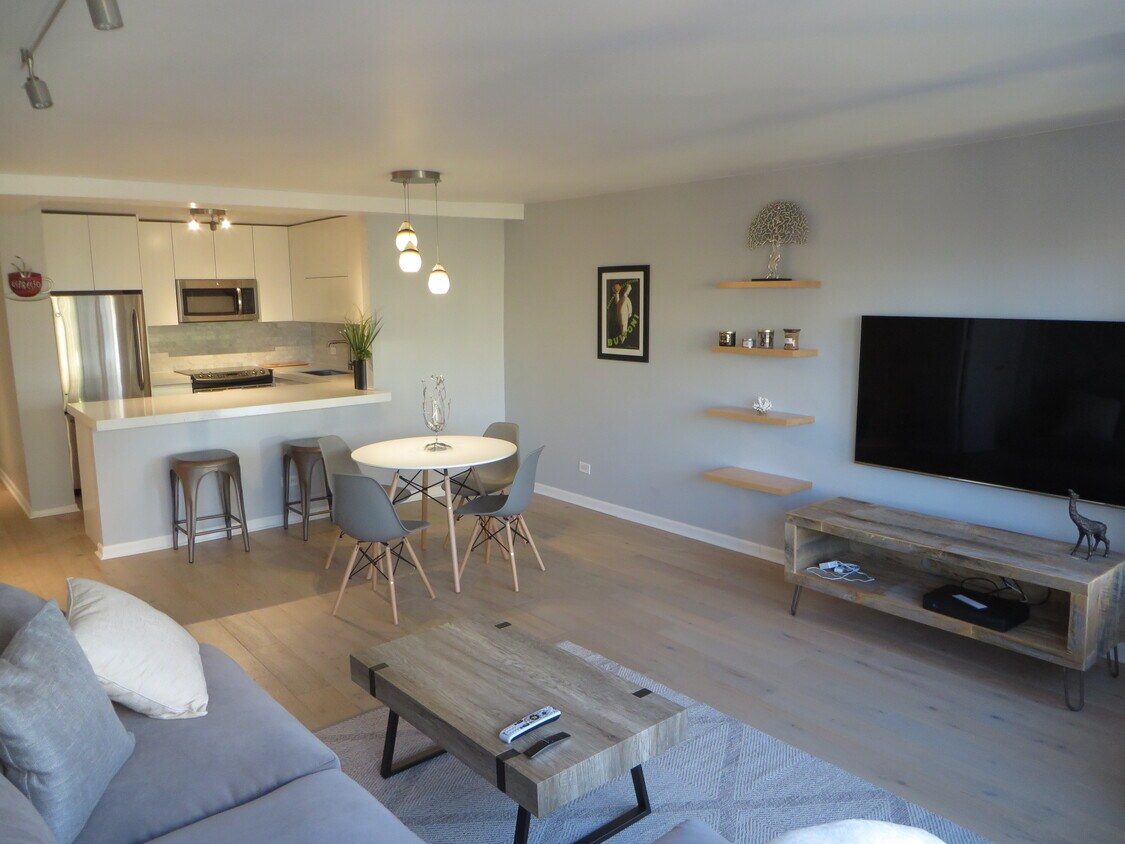 Foto principal - 30 E Huron St