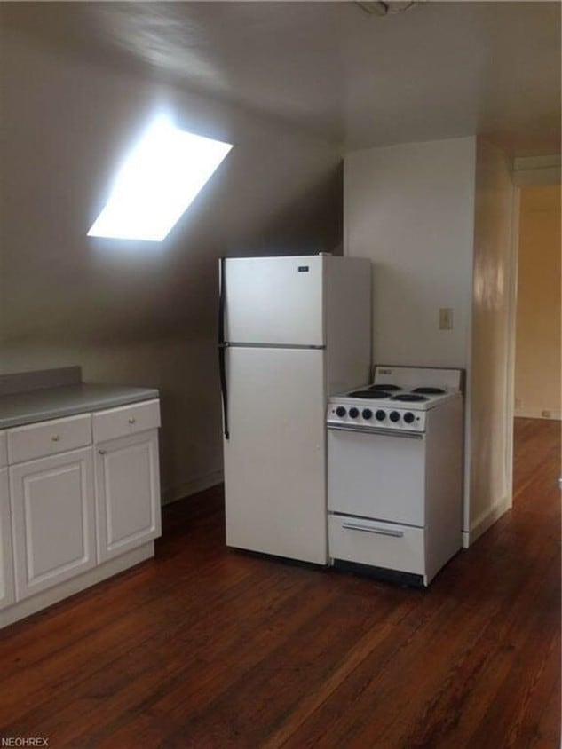 Building Photo - 3rd Floor Large 1BD in Cleveland Hts!
