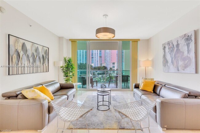 Building Photo - 2 br, 2.5 bath Condo - 3340 NE 190th St Ap...