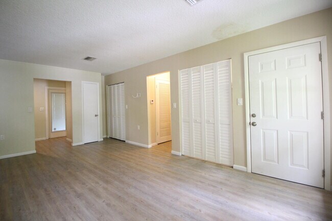 Foto del edificio - 9241 Silverthorne Dr