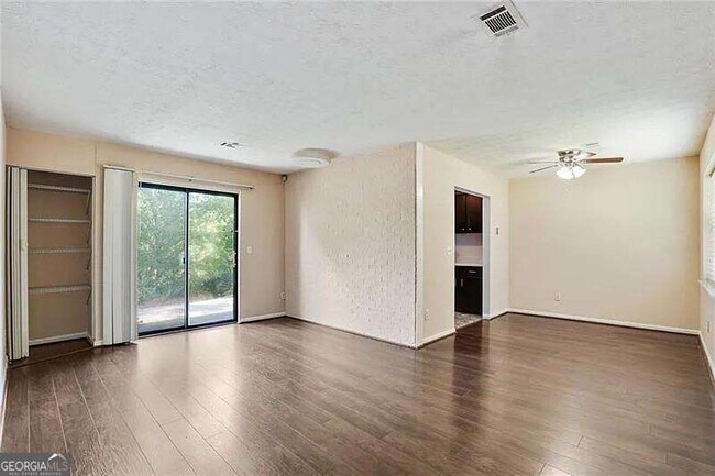 Building Photo - 76 Sandalwood Cir
