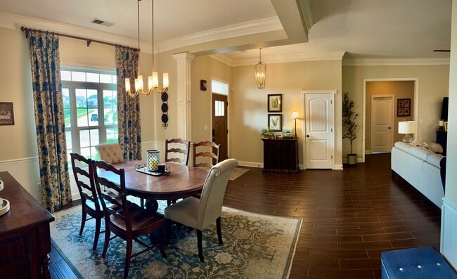 Foto del edificio - 136 Rocky Creek Rd