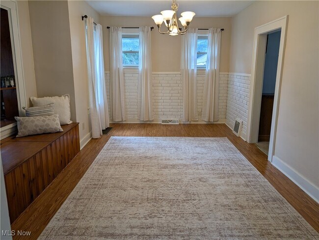 Foto del edificio - 486 Needham Ave