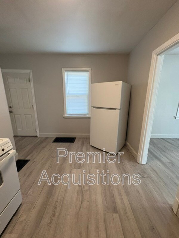 Foto del edificio - 478 Dulaney Ave