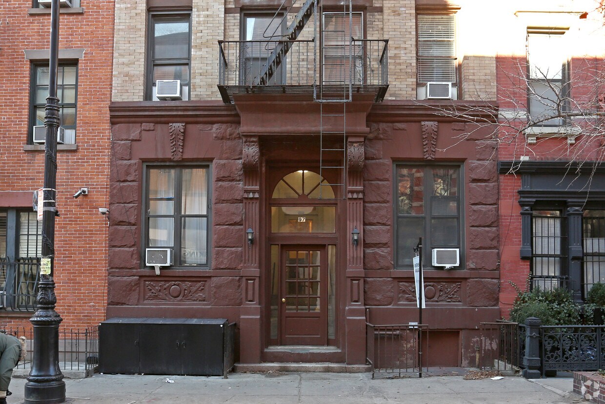 Foto del edificio - 97 Perry St