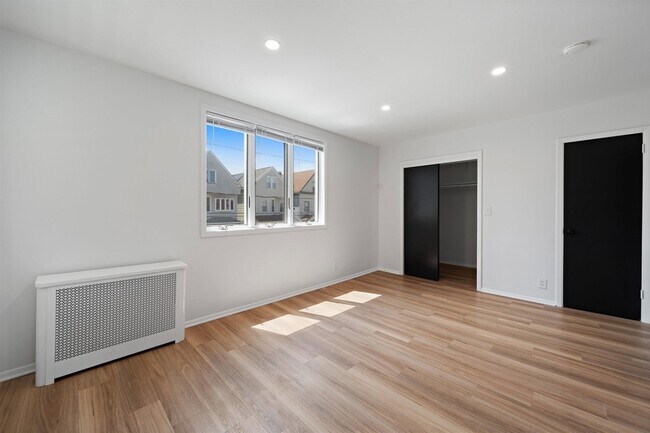 Foto del edificio - 121 W 12th St