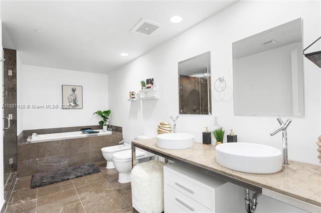 Foto del edificio - 465 Brickell Ave