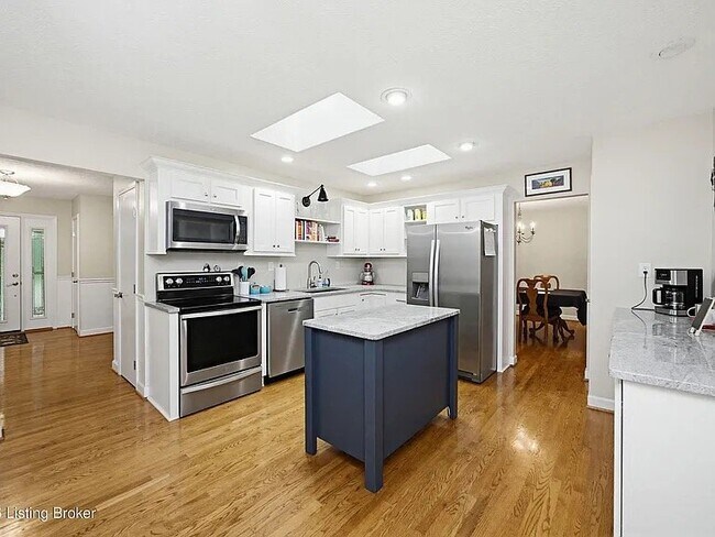 Building Photo - 165 Mayapple Ln