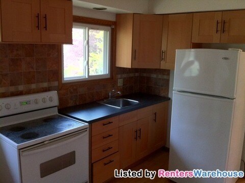 Foto del edificio - Available June 5th 2 Bedroom 1 Bath Duplex in Plymouth