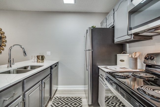 Building Photo - Evaline Apartments