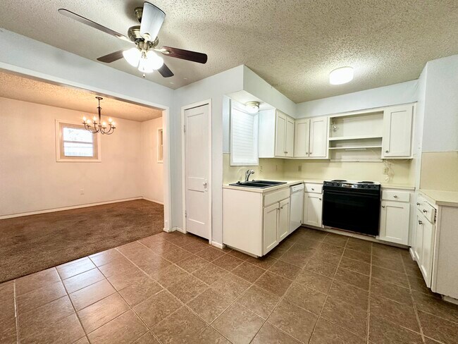 Foto del edificio - 8314 Hartford Ave