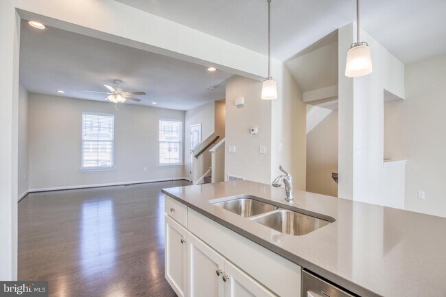Building Photo - 107 ALDERMAN