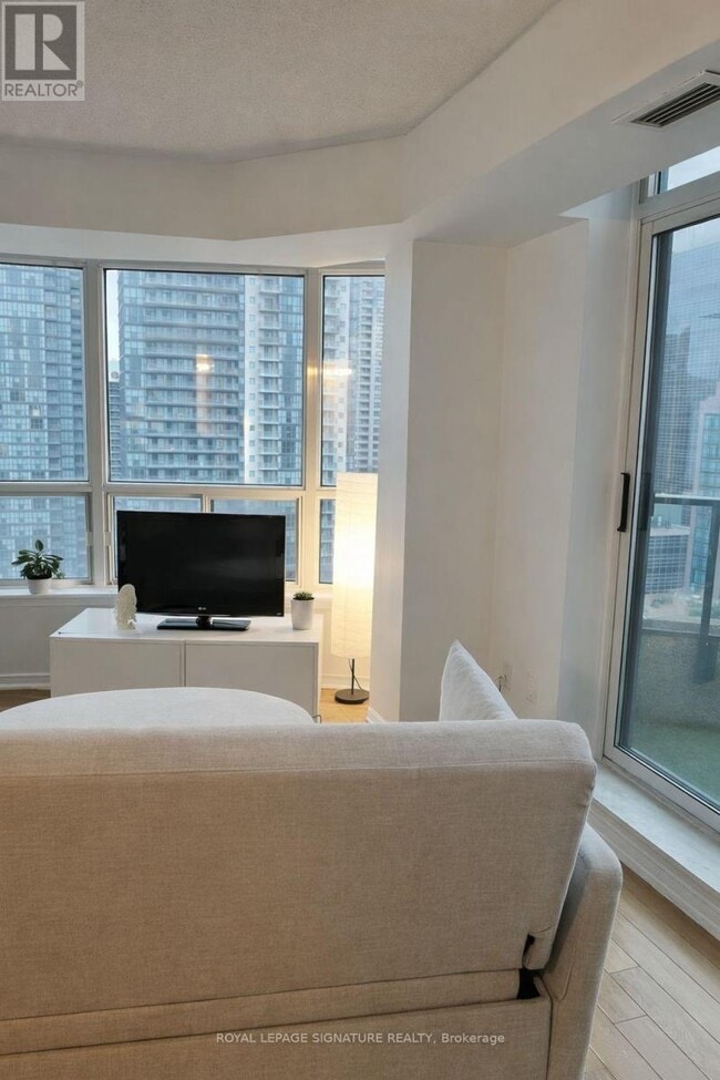 Photo du bâtiment - 233 Beecroft Rd