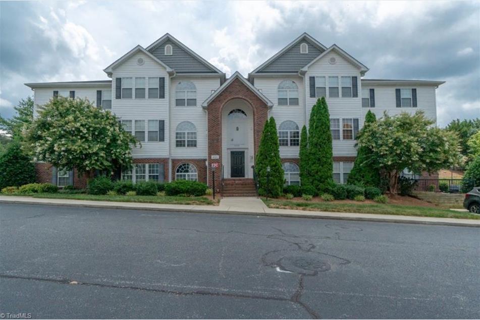 Primary Photo - 4320 Cedarcroft Ct