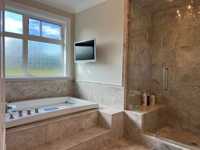 Building Photo - 8451 Fairbrook Crescent