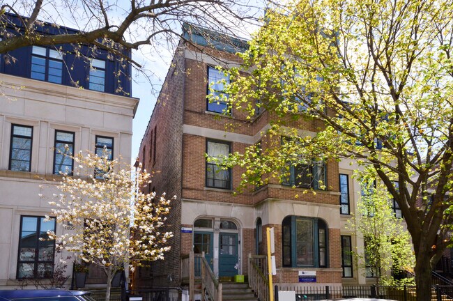 Building Photo - 1825 N Bissell St