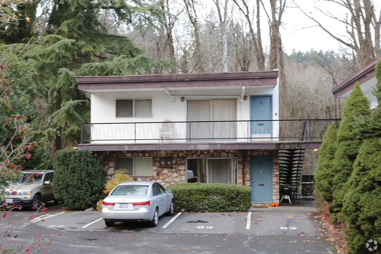 Town & Country Apartments - Town and Country Apartments