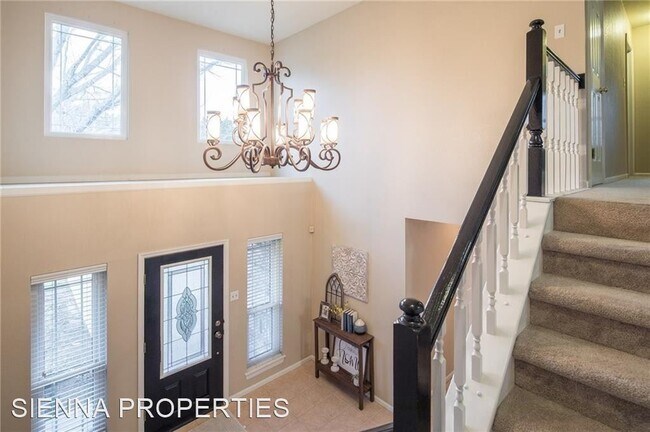 Building Photo - 3 br, 2.5 bath House - 1118 Oaklands Dr