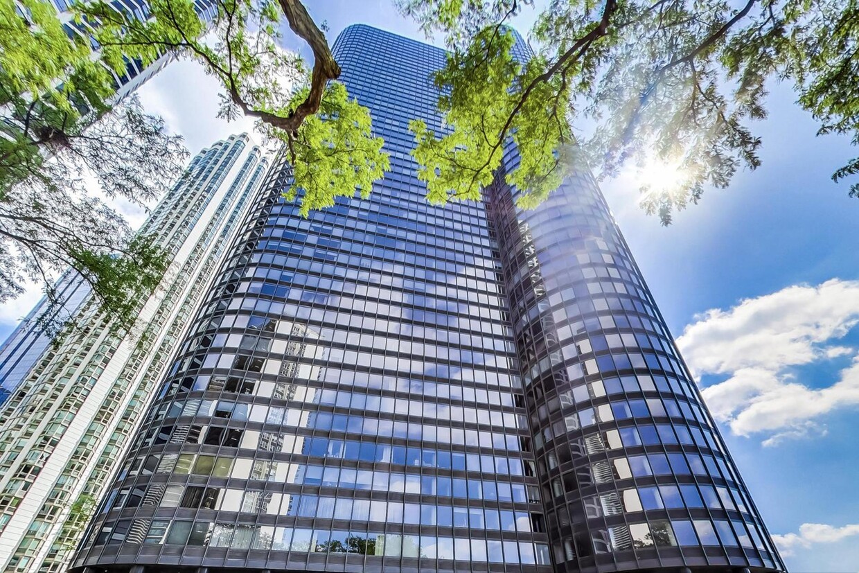 Foto principal - 155 N Harbor Dr