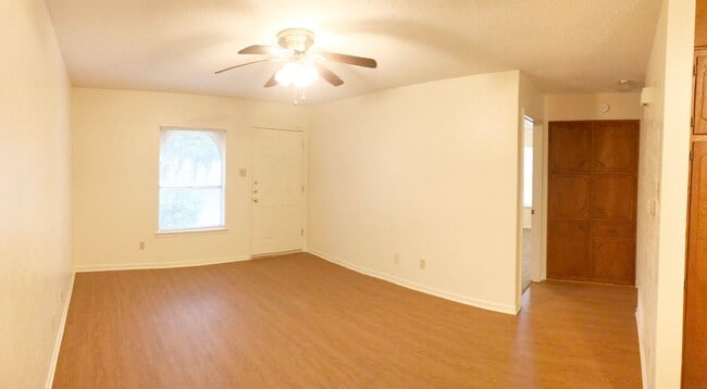 Building Photo - 1407 Janis Dr