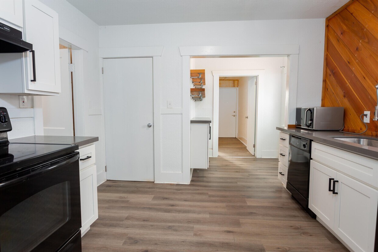 Foto principal - 6316 E McKinley Ave