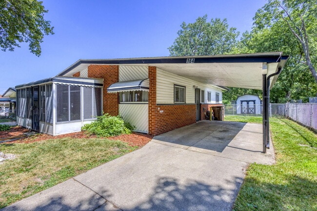 Building Photo - 164 Westway St