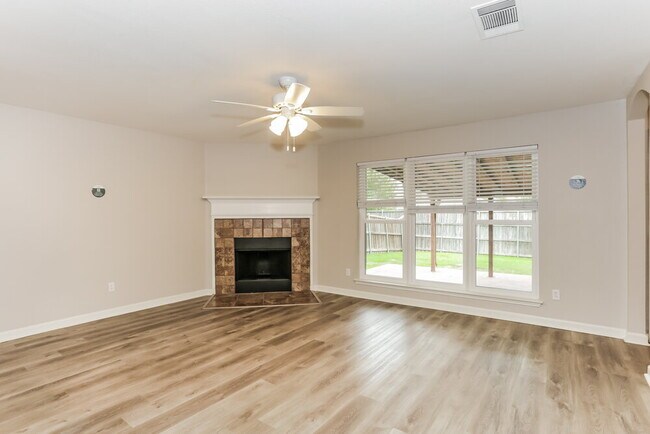 Foto del edificio - 213 Garden Valley Ln