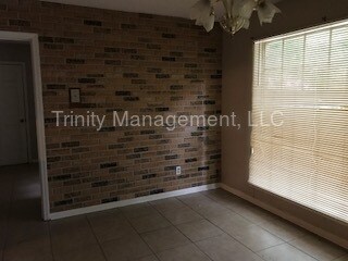 Building Photo - 1998 Montreat Dr