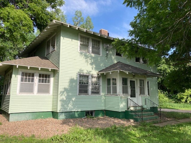 Building Photo - 1445 Dove Hill Ave