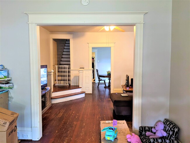 Building Photo - 609 Colton Ave