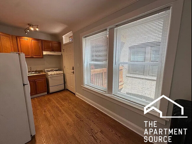 Foto del edificio - 7033 N Glenwood Ave