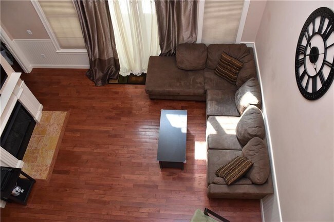 Foto del edificio - 315 Old River Rd