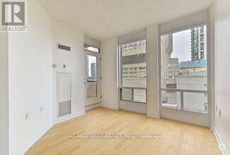 Building Photo - 85-1285 Bloor St E