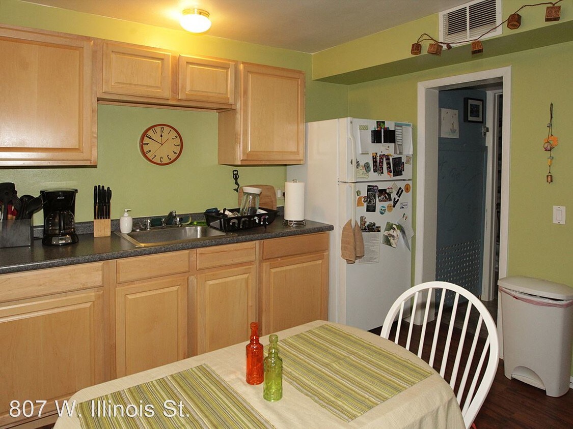 Primary Photo - 1 br, 1 bath Apartment - 807 W. Illinois St.