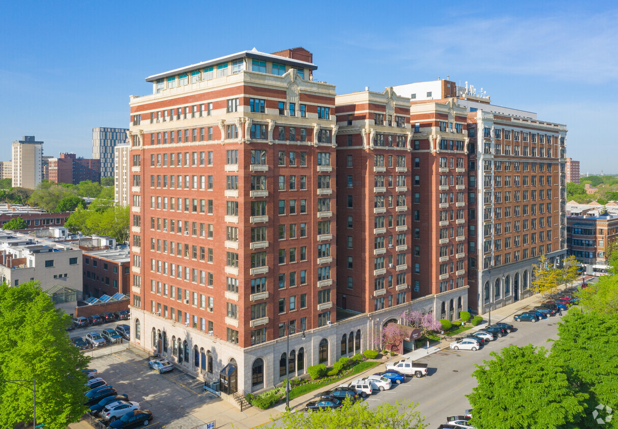 Hampton House - Apartments in Chicago, IL | Apartments.com