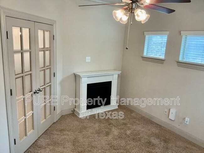Foto del edificio - 1032 Dyer Creek Pl