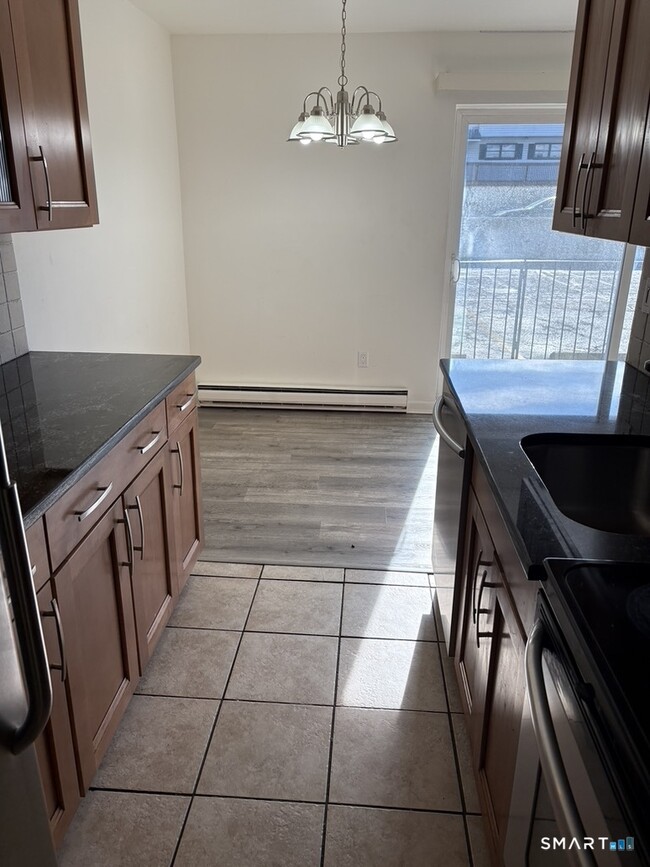 Foto del edificio - 12 Tuttle St