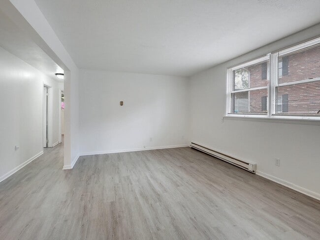 Building Photo - 3741 Woodford Ave NW